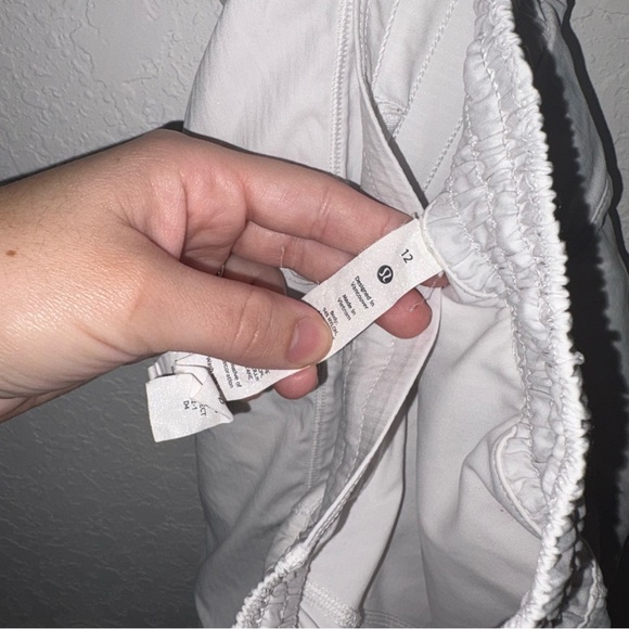 Lululemon Hotty Hot High-Rise Skirt *Long, White, Size 12 - Picture 7 of 8